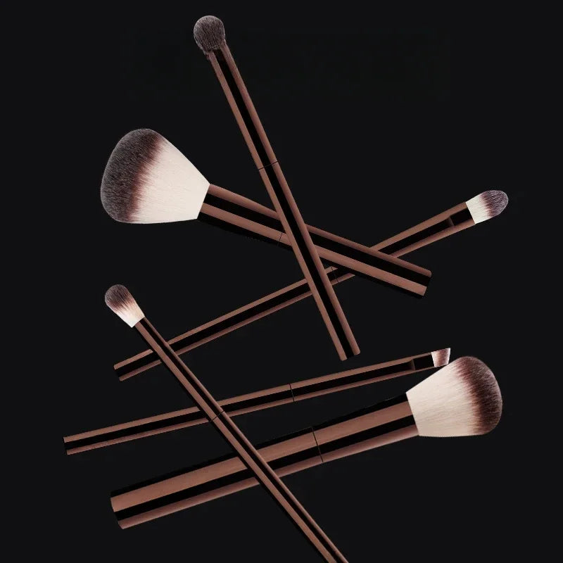 Hourglass Makeup Brush- No.9 Soft Fiber Hair Blending Eyeshadow Brush